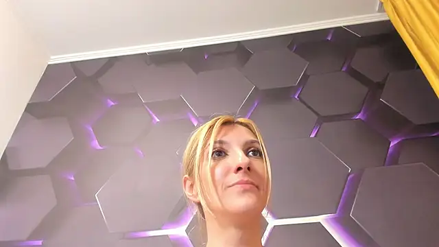 RileyLanna online show from February 2025 10:50:01 AM