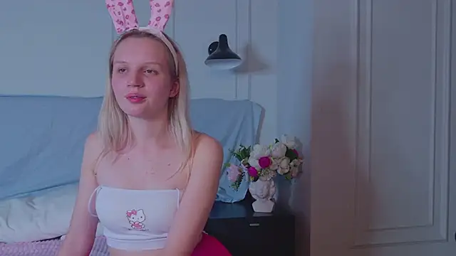 Beatrica Klein online show from December 2024 05:55:02 PM