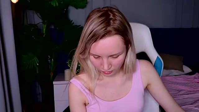 Beatrica Klein online show from January 2025 05:23:02 PM