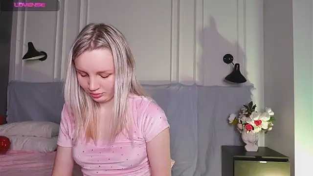 Beatrica Klein online show from February 2025 05:33:01 PM