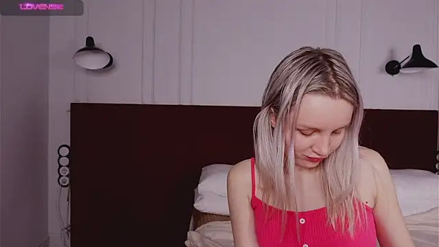 Beatrica Klein online show from February 2025 06:36:02 PM