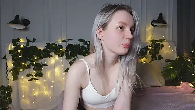 Beatrica Klein online show from March 2025 05:57:01 PM