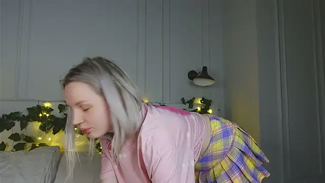 Beatrica Klein online show from March 2025 05:09:01 PM