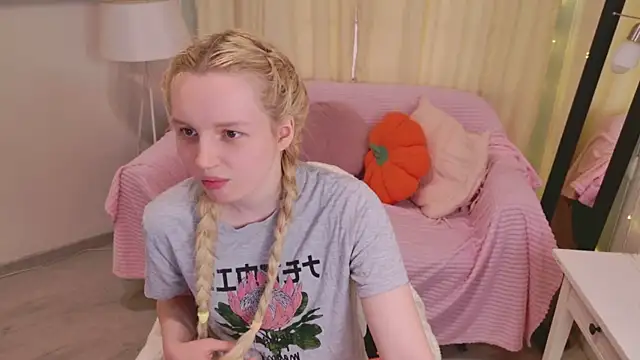 Snapshot of Beatrica_Klein chatting on May 2026 11:19:01 AM Beatrica Klein online show from May 2026 11:19:01 AM