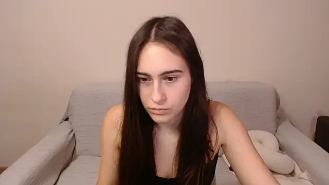 Snapshot of AliceKolltt chatting on December 2024 03:26:02 AM AliceKolltt online show from December 2024 03:26:02 AM