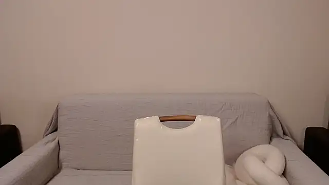 Snapshot of AliceKolltt chatting on January 2025 10:50:02 AM AliceKolltt online show from January 2025 10:50:02 AM