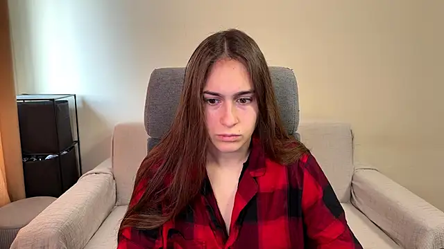 Snapshot of AliceKolltt chatting on October 2025 09:33:01 AM AliceKolltt online show from October 2025 09:33:01 AM