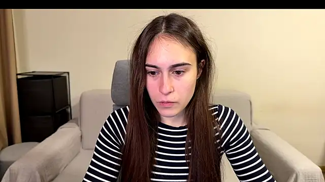 Snapshot of AliceKolltt chatting on November 2025 04:29:01 PM AliceKolltt online show from November 2025 04:29:01 PM