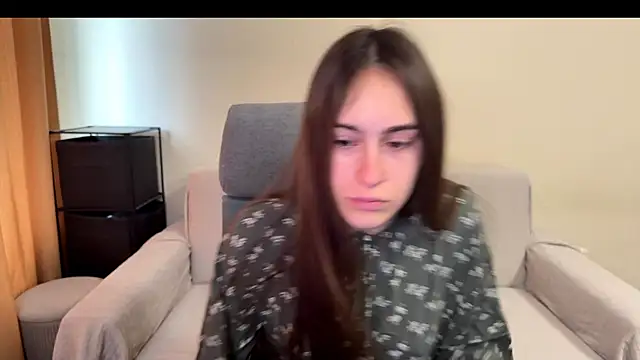 Snapshot of AliceKolltt chatting on November 2025 10:37:02 AM AliceKolltt online show from November 2025 10:37:02 AM