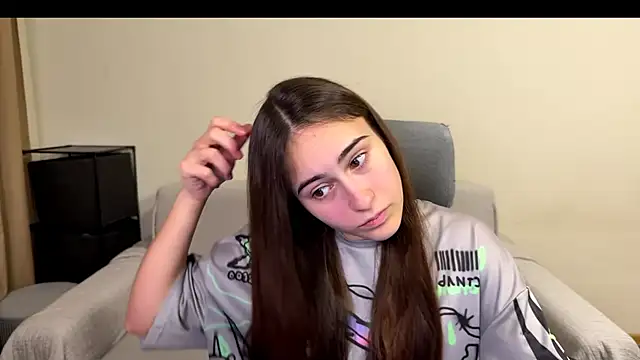 AliceKolltt online show from December 2025 06:14:03 PM