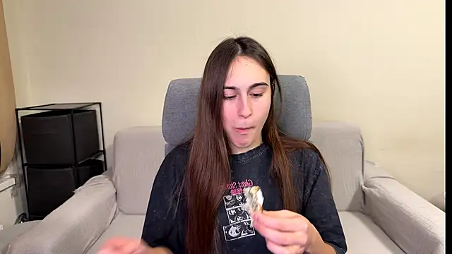 AliceKolltt online show from February 2026 04:43:01 PM