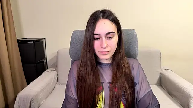 AliceKolltt online show from April 2026 07:11:02 PM