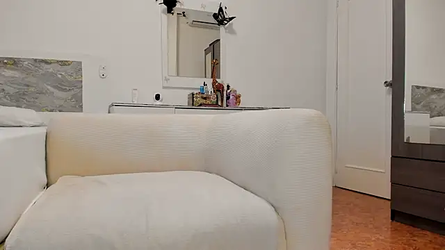 anisialuna  online show from October 2025 06:24:01 AM