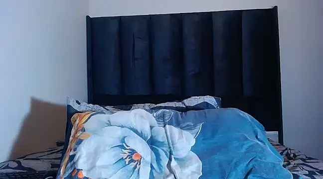 BERNINIBLUSHX89 online show from March 2025 07:42:02 PM