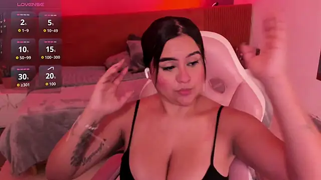 Snapshot of katia_bigboobs1 chatting on April 2026 08:06:01 PM katia bigboobs1 online show from April 2026 08:06:01 PM