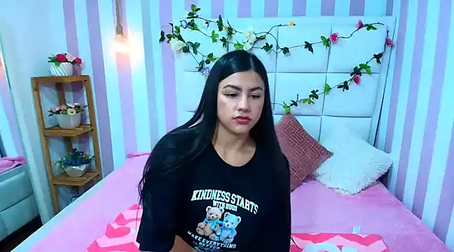 Kendall Sophy online show from March 2025 04:26:02 PM