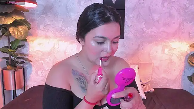 Snapshot of alina_stark chatting on February 2026 07:56:02 PM alina stark online show from February 2026 07:56:02 PM