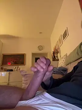 Snapshot of Frank22xx chatting on February 2025 07:19:02 PM Frank22xx online show from February 2025 07:19:02 PM