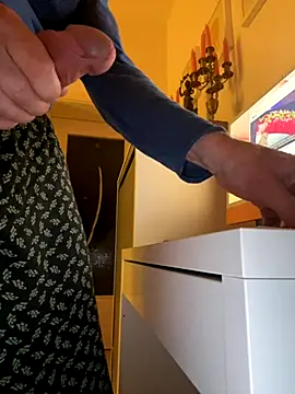 Snapshot of Frank22xx chatting on October 2025 06:41:02 PM Frank22xx online show from October 2025 06:41:02 PM