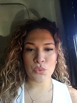 Sara smiiith211 online show from October 2025 09:13:02 PM