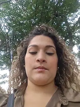 Sara smiiith211 online show from October 2025 06:32:02 PM