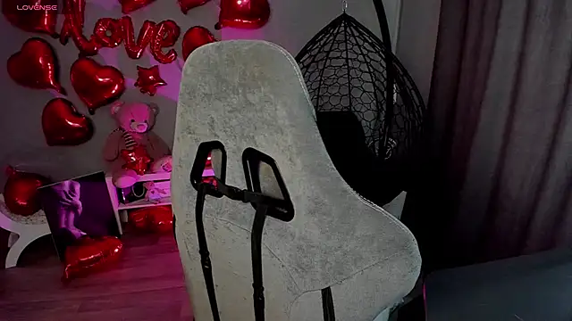 lily williamss online show from February 2025 03:59:02 AM