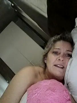 Snapshot of marcialoira chatting on October 2025 11:21:02 AM marcialoira online show from October 2025 11:21:02 AM