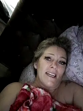 Snapshot of marcialoira chatting on November 2025 12:11:01 PM marcialoira online show from November 2025 12:11:01 PM