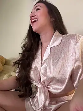 Amelia Rouse online show from December 2025 04:03:01 PM