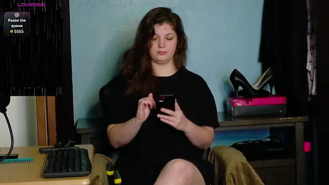 TreeJeanne online show from October 2025 01:38:01 AM