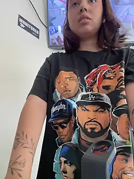 Snapshot of Lia_sex69 chatting on February 2025 03:15:02 PM Lia sex69 online show from February 2025 03:15:02 PM