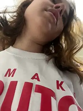 Snapshot of Lia_sex69 chatting on March 2025 01:43:02 AM Lia sex69 online show from March 2025 01:43:02 AM