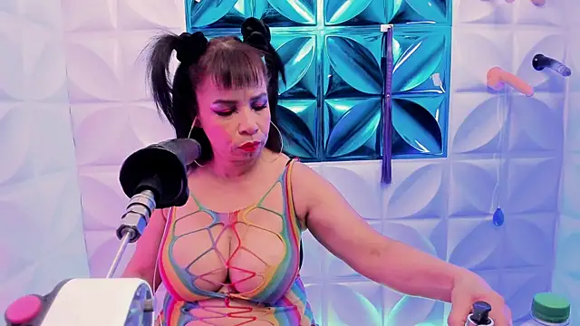 annie wigg online show from February 2025 03:32:02 AM