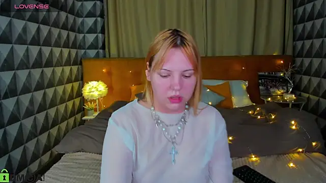 Stacy Luv online show from September 2025 12:01:02 AM