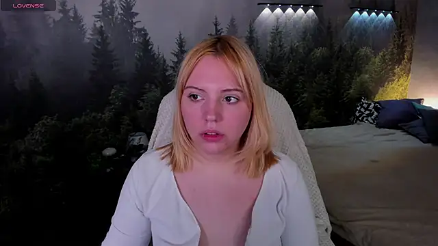 Stacy Luv online show from November 2025 09:08:02 AM