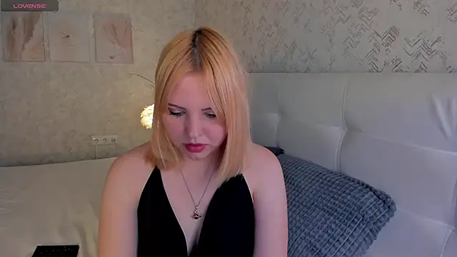 Stacy Luv online show from November 2025 09:14:02 AM