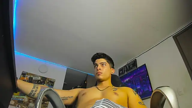 Snapshot of charlie_hotxxx chatting on January 2025 02:33:01 AM charlie hotxxx online show from January 2025 02:33:01 AM