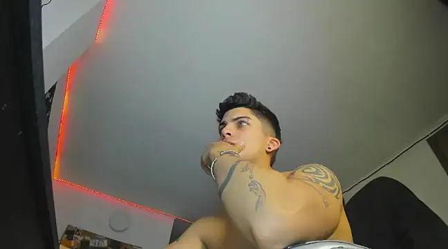 Snapshot of charlie_hotxxx chatting on March 2025 01:42:02 AM charlie hotxxx online show from March 2025 01:42:02 AM