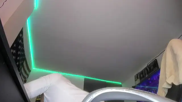 Snapshot of charlie_hotxxx chatting on October 2025 07:06:02 AM charlie hotxxx online show from October 2025 07:06:02 AM