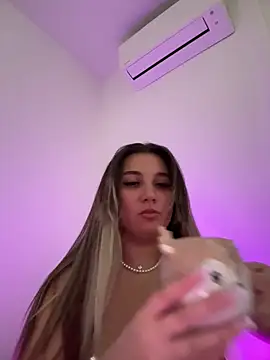 Snapshot of babyyboomm chatting on December 2024 07:36:01 AM babyyboomm online show from December 2024 07:36:01 AM