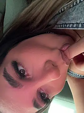 Snapshot of babyyboomm chatting on December 2024 08:15:01 AM babyyboomm online show from December 2024 08:15:01 AM