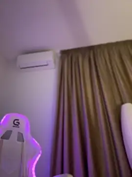 Snapshot of babyyboomm chatting on November 2025 01:49:02 AM babyyboomm online show from November 2025 01:49:02 AM