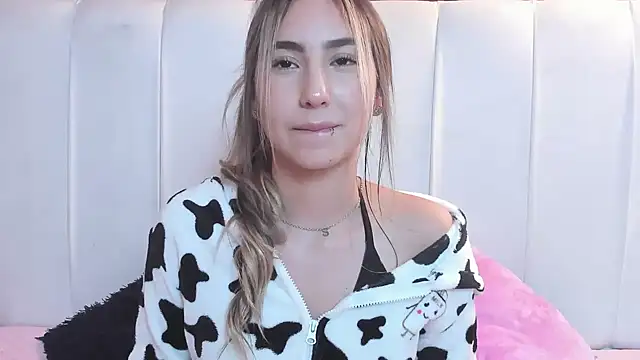  Emma Valka online show from March 2025 12:00:02 AM