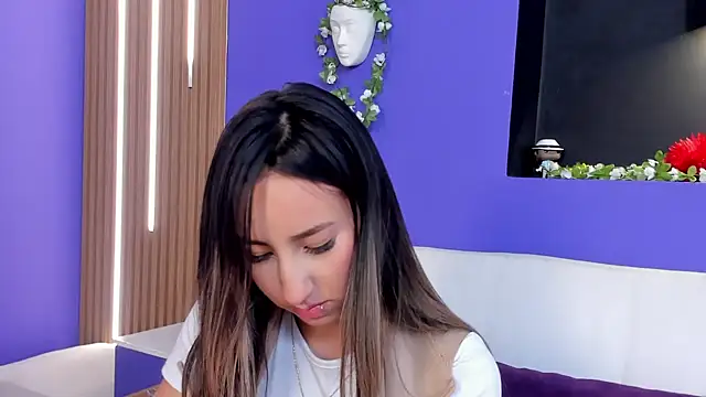  Emma Valka online show from November 2025 07:24:02 PM