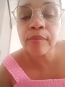 Snapshot of Alma_Sexyy chatting on November 2025 05:28:02 PM Alma Sexyy online show from November 2025 05:28:02 PM