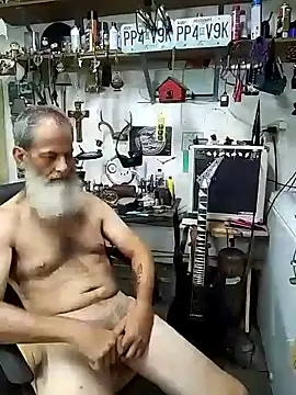 Snapshot of Danialanon chatting on October 2025 04:10:01 AM Danialanon online show from October 2025 04:10:01 AM