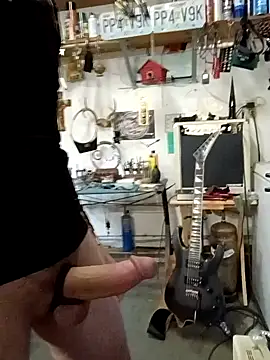 Snapshot of Danialanon chatting on November 2025 09:39:01 PM Danialanon online show from November 2025 09:39:01 PM