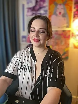 HoneySweetBee online show from March 2026 03:58:01 PM