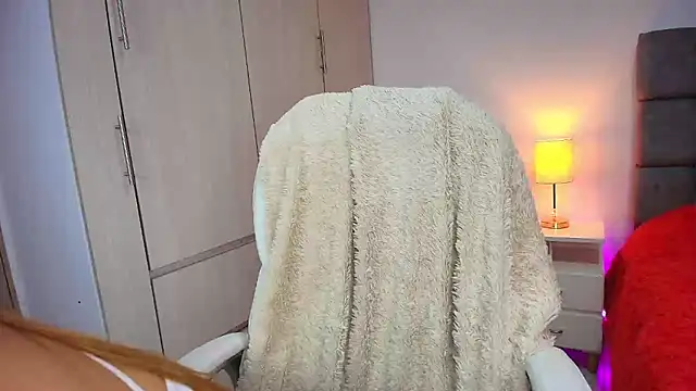 Snapshot of MariianaGomez chatting on March 2025 06:00:01 PM MariianaGomez online show from March 2025 06:00:01 PM