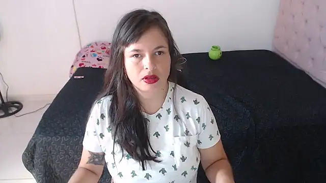 Aliciaheart online show from November 2025 07:17:01 PM